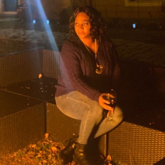 Meet your Posher, Roxanne - Picture 1 of 1